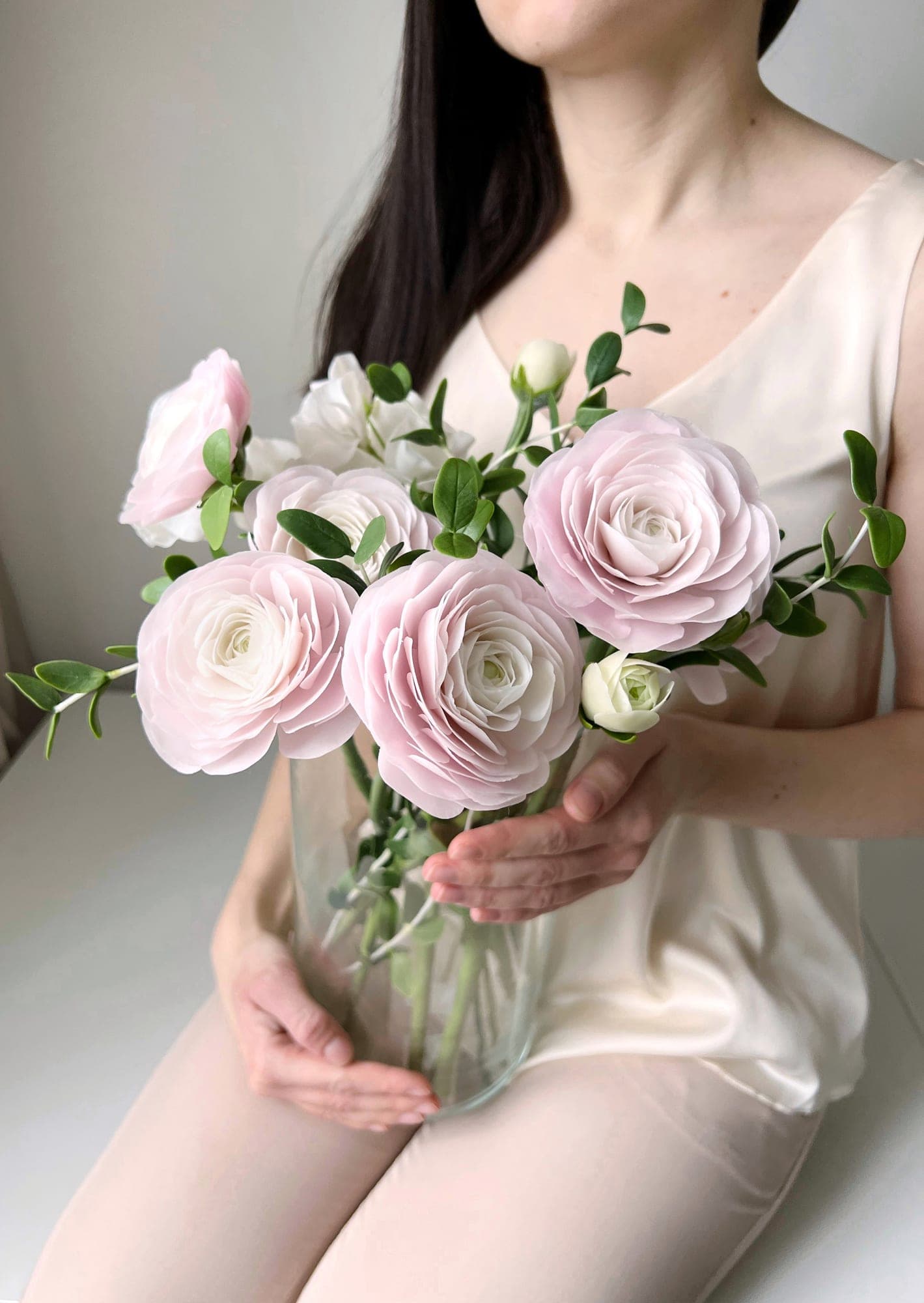Svetlana Zamushinskaya with flowers